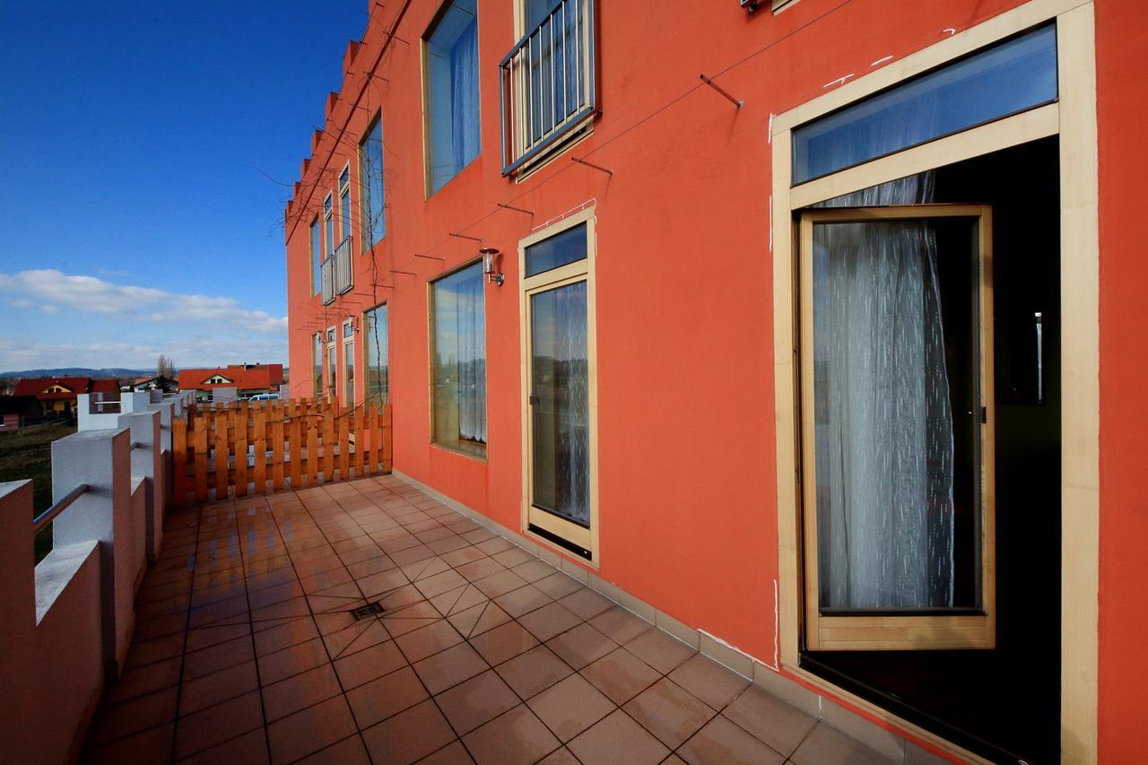 Penzion Folbr Dlouhá Lhota Exterior foto